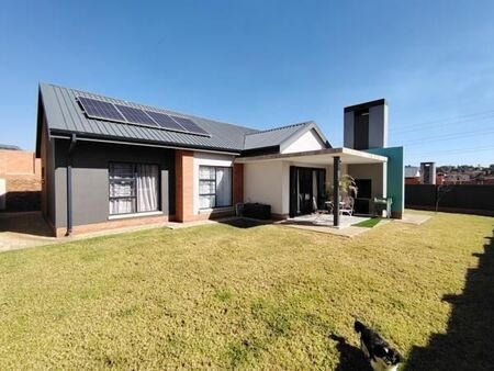 3 Bedroom House in Amberfield