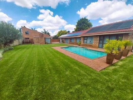 4 Bedroom House in Eldoraigne