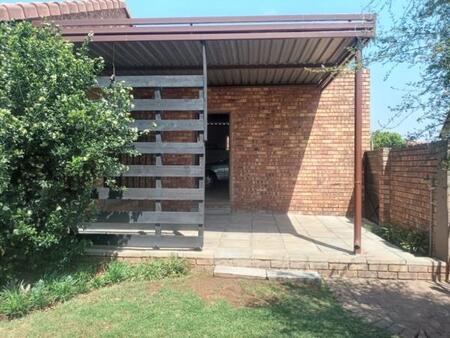 3 Bedroom Simplex in Eldoraigne