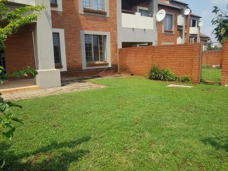 2 Bedroom Apartment in Die Hoewes