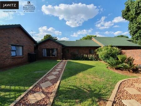 4 Bedroom House in Zwartkop