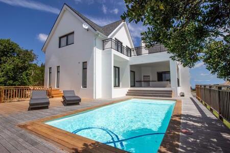 4 Bedroom House in St Francis Bay Canals
