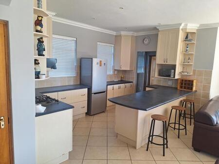 4 Bedroom House in Santareme