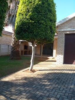 2 Bedroom House in Vanes Estate