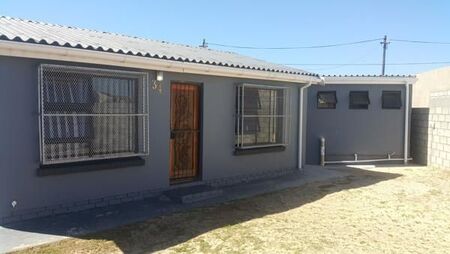 Studio apartment in Motherwell