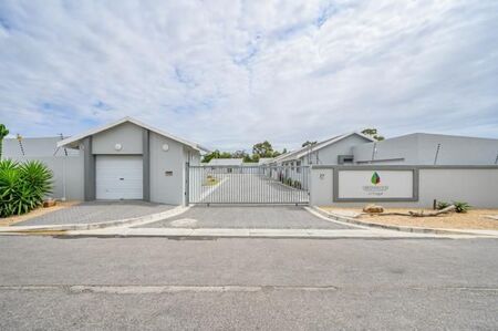 3 Bedroom Townhouse in Overbaakens