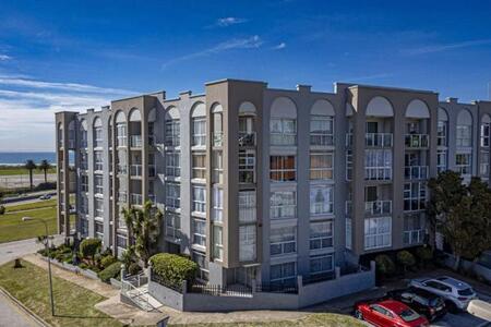 3 Bedroom Apartment in Humewood