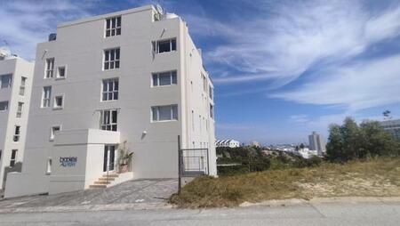 3 Bedroom Apartment in Summerstrand