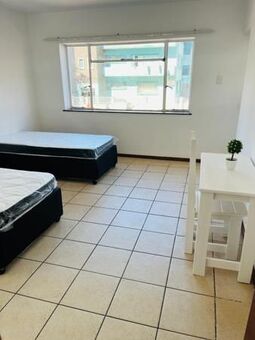 1 Bedroom Apartment in Port Elizabeth Central