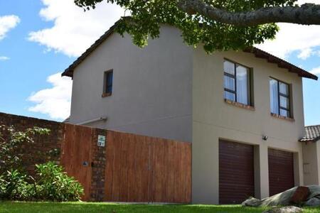 1 Bedroom Flat in Kamma Park