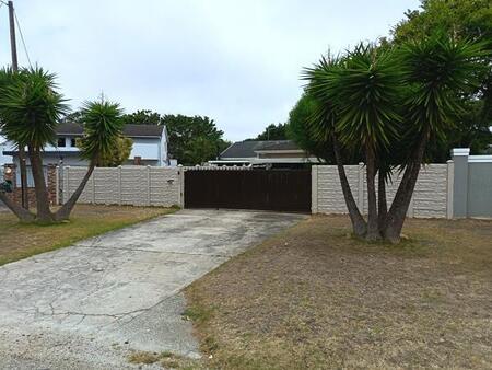 3 Bedroom House in Sunridge Park