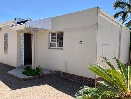 2 Bedroom Cluster in Beacon Bay