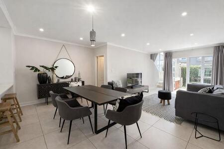 2 Bedroom Townhouse in Bryanston