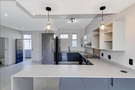 2 Bedroom Apartment in Illovo