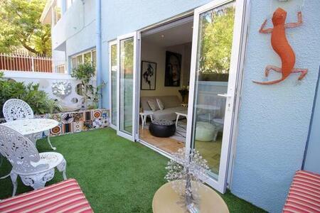 1 Bedroom Apartment in Vredehoek