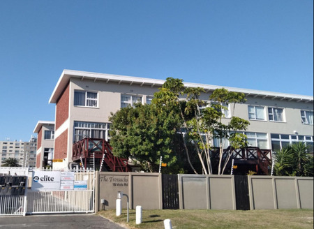 2 Bedroom Duplex in Bloubergstrand