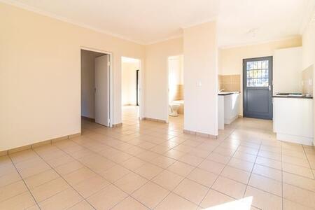 2 Bedroom Apartment in Parklands North