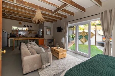 1 Bedroom Apartment in Table View