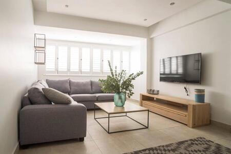 2 Bedroom Apartment in Sea Point