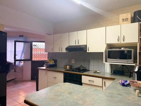 2 Bedroom House in Brackenham