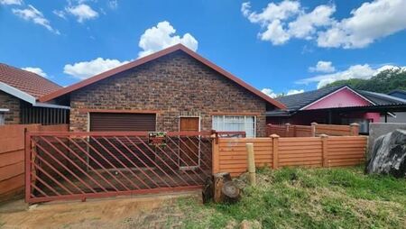 3 Bedroom Townhouse in Lydenburg