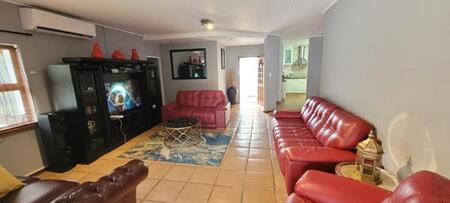 4 Bedroom House in Meer En See