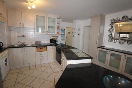 4 Bedroom Apartment in Manaba