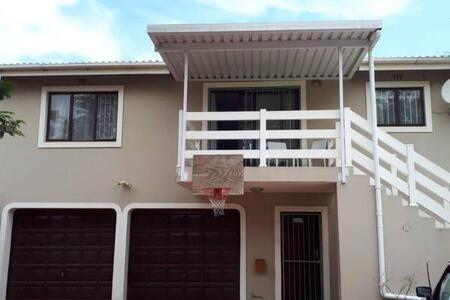2 Bedroom Flat in Durban North