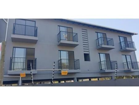 Studio Apartment in Athlone Park