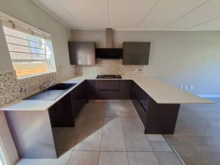 3 Bedroom Townhouse in Wilgeheuwel