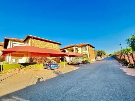 2 Bedroom Townhouse in Wilgeheuwel