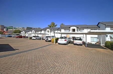 2 Bedroom Apartment in Weltevreden Park
