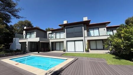 5 Bedroom House in Featherbrooke Estate