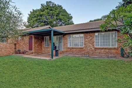 2 Bedroom Townhouse in Equestria