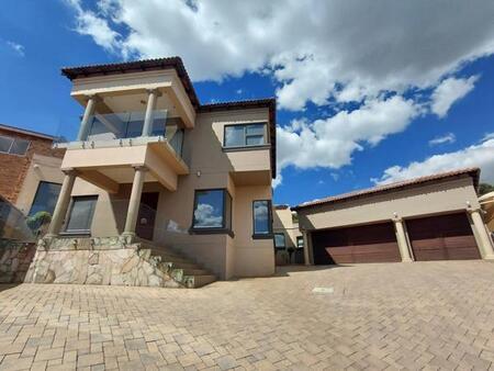 4 Bedroom House in Roodekrans