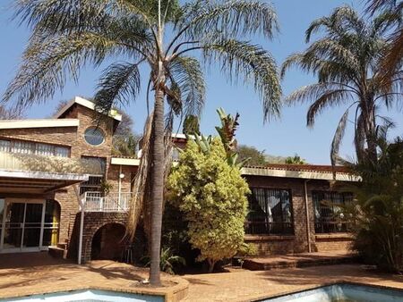 5 Bedroom House in Silverton