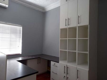 6 Bedroom House in Hatfield