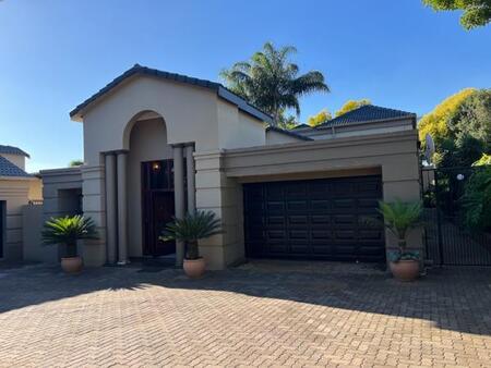 4 Bedroom House in Waterkloof Ridge