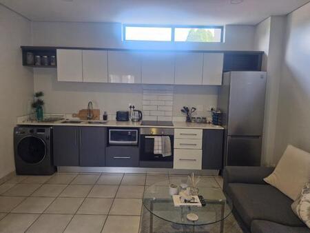 1 Bedroom Apartment in Menlo Park
