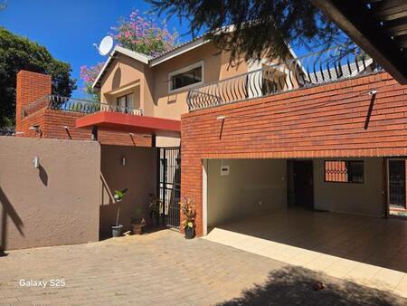 4 Bedroom House in Waterkloof Ridge
