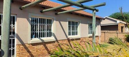 3 Bedroom Townhouse in Amandasig