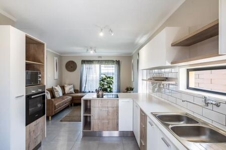 3 Bedroom House in Magalieskruin