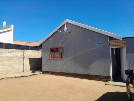 2 Bedroom House in Mabopane
