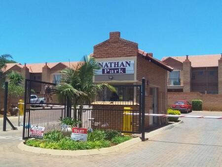 3 Bedroom Duplex in Magalieskruin