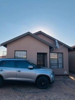 2 Bedroom House in Protea Glen