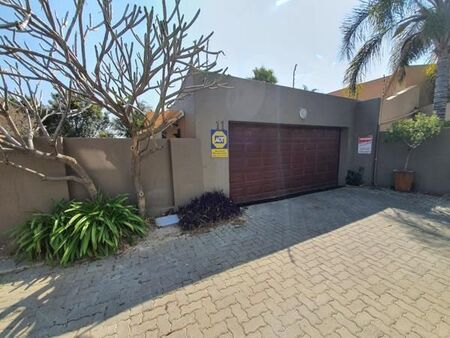 2 Bedroom House in Douglasdale