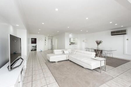 4 Bedroom Apartment in Morningside