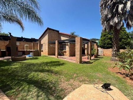 2 Bedroom Simplex in Fourways