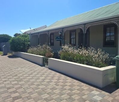 4 Bedroom House in Middedorp