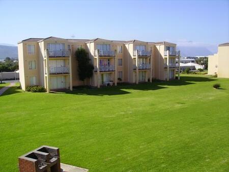 2 Bedroom Apartment in Westcliff
